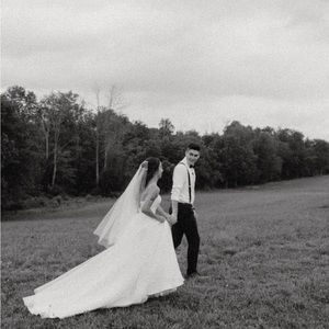 Discounted ballroom, sweetheart neckline wedding dress